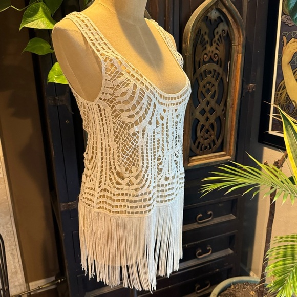 Urban Outfitters Crochet Lace Fringed Cotton Bohemian Beach 70’s vibe tank - Picture 3 of 12